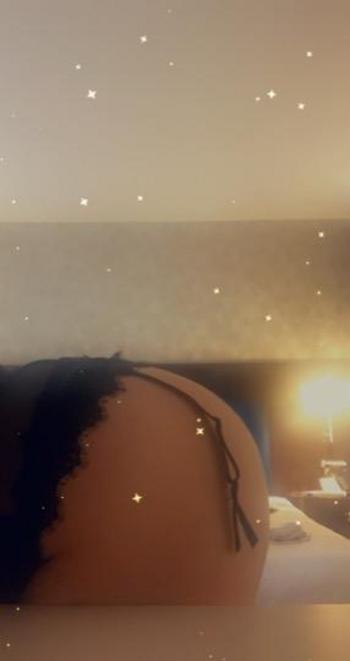 Paris, 23  female escort, Bellingham